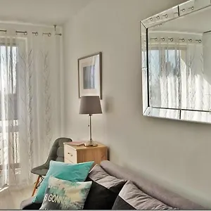 Cozy Base Apartament